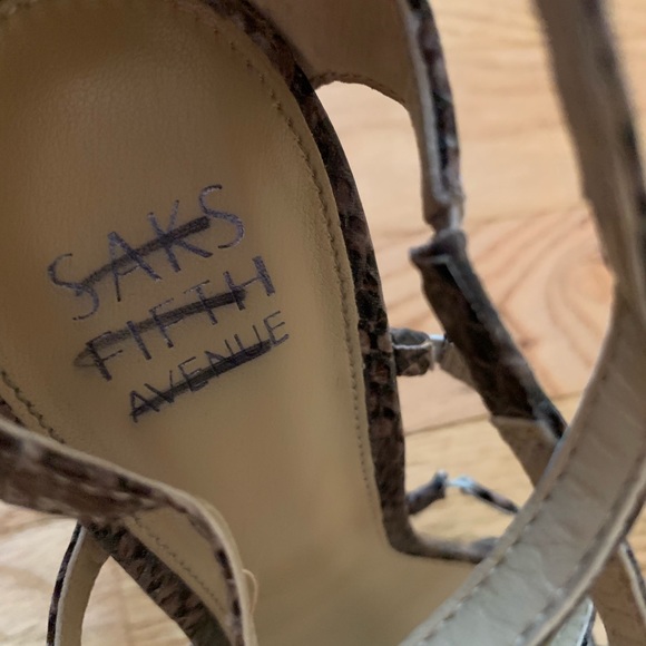 Sexy Size 7 Saks 5th Avenue Snake-print heels! - Picture 3 of 7